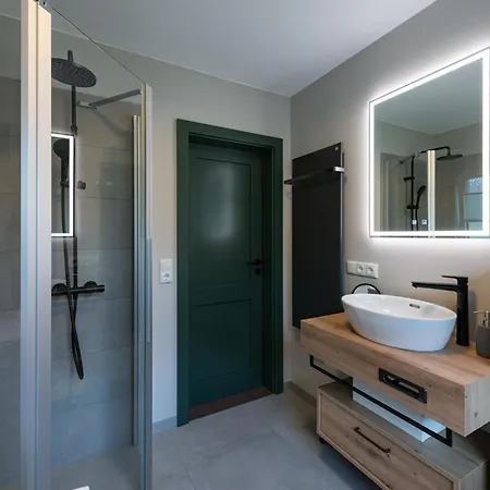 Alm-chalet Exclusive 4 *